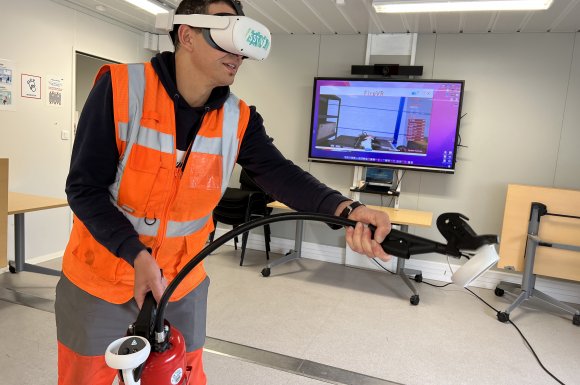manipulation extincteur en réalité virtuelle Paris La Défense