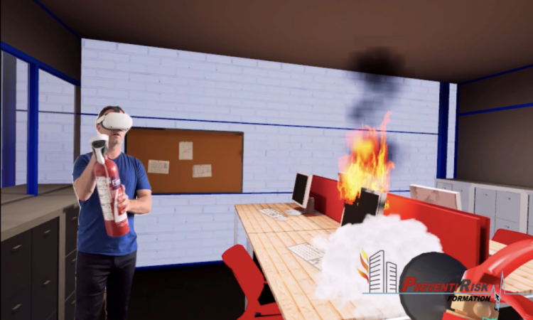 exercice de manipulation extincteur en VR pour la formation incendie - PREVENTIRISK basé à proximité de Paris la Défense